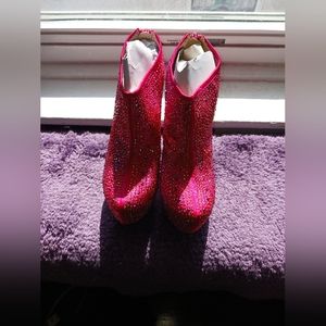 Kiss couture booties brand new in box